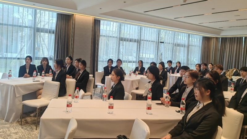 定制旅游VS跟团游：深度解析两者的体验差异
