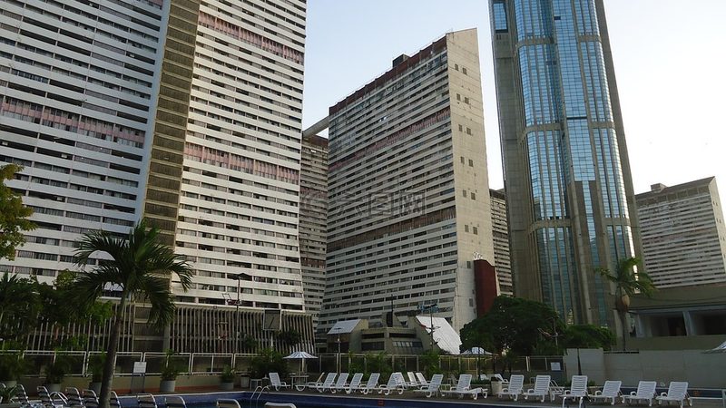 小标题：泳池长度的重要性